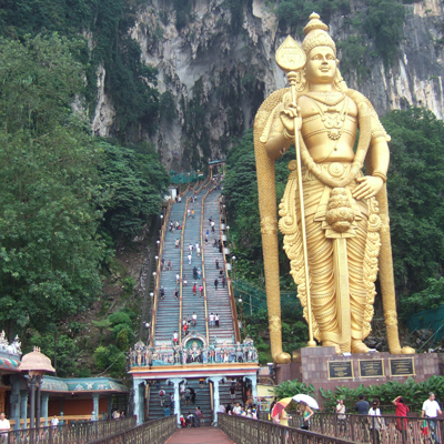 바투 동굴(Bato Caves), 계단